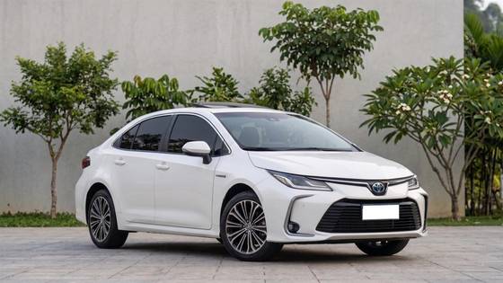 TOYOTA COROLLA 1.8 VVT-I HYBRID FLEX ALTIS PREMIUM CVT TOYOTA COROLLA 1.8 VVT-I HYBRID FLEX ALTIS PREMIUM CVT